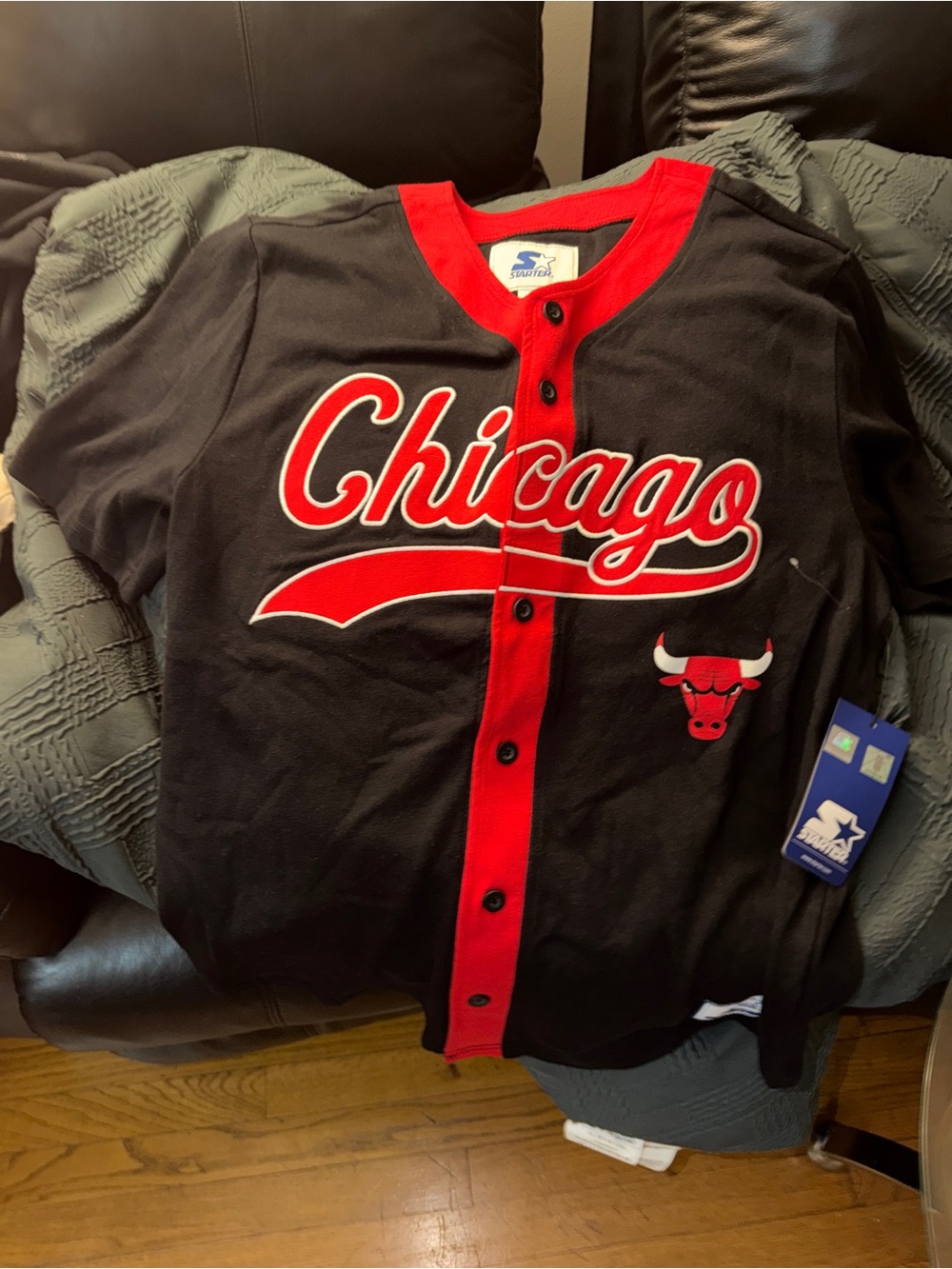 STARTER Chicago Button-Front Jersey in Black and Red